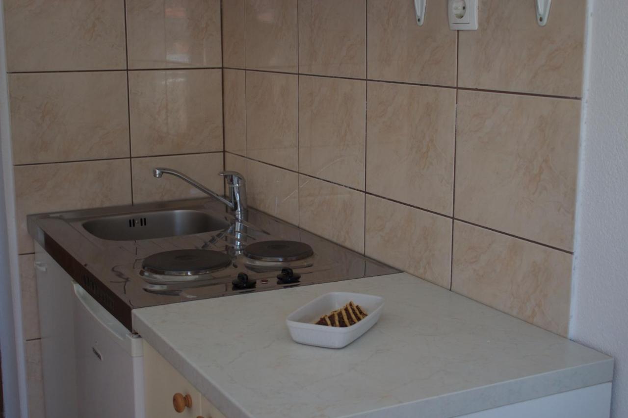 Apartmani Bauk Pucisca Exterior photo
