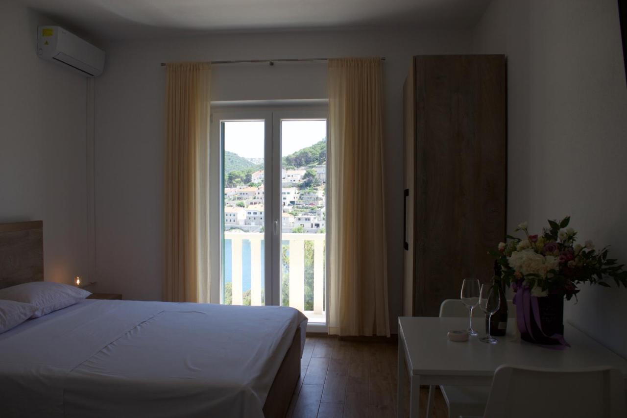 Apartmani Bauk Pucisca Exterior photo