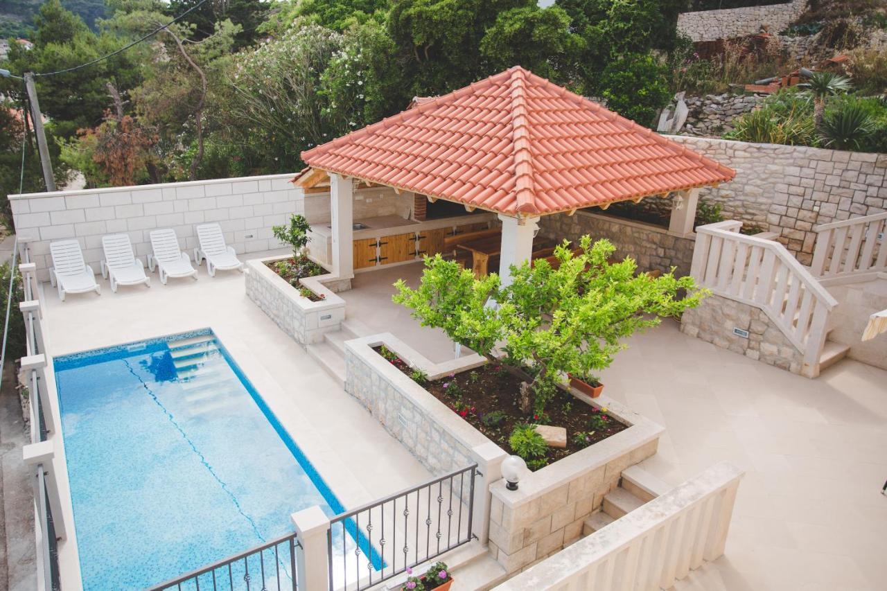 Apartmani Bauk Pucisca Exterior photo